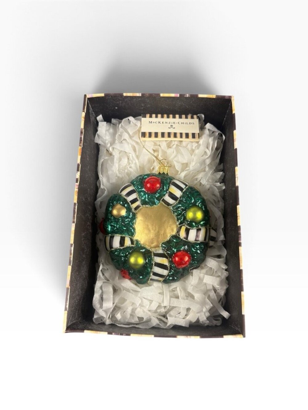MacKenzie-Childs 2024 Courtly Check Christmas Wreath Ornament w Stand NIB - Picture 9 of 16